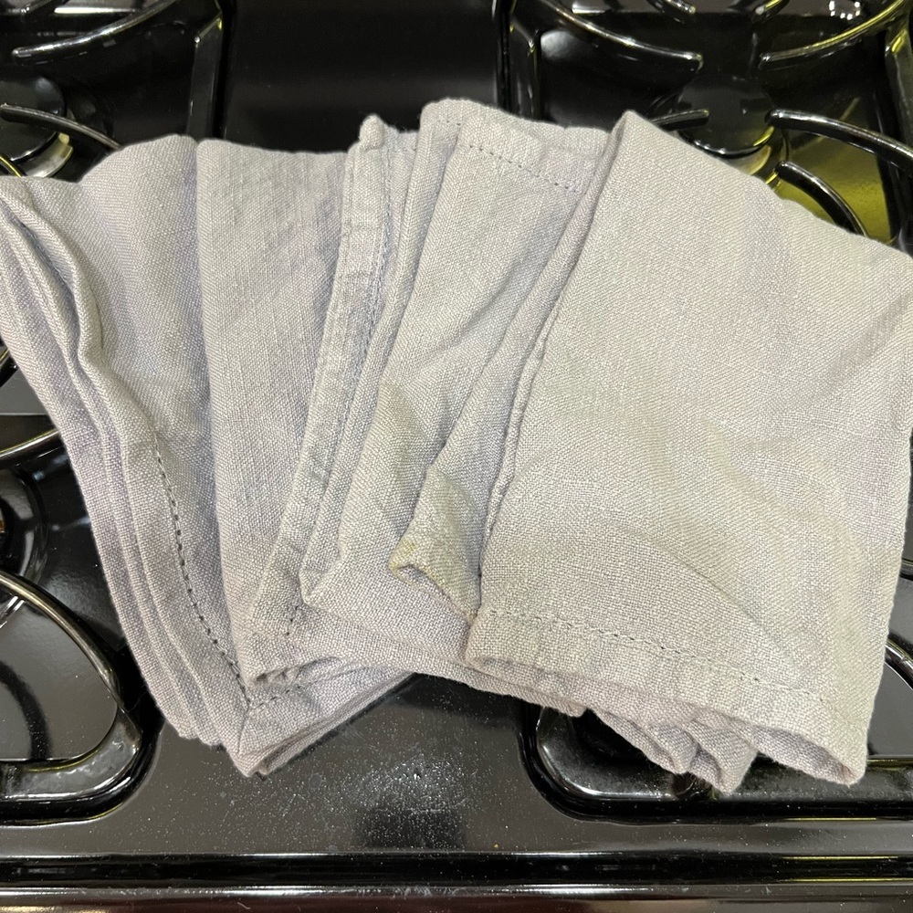 Five.Two by Food52 Set of 4 Everyday Soft Cotton Napkins in Smoked Salt Gray